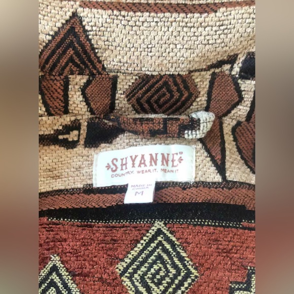 Shyanne Women's Tribal Tapestry Fringe Coat Size M new without tag - Picture 6 of 7